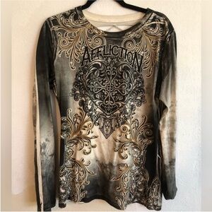 Affliction long sleeve tee. Size Large. Excellent condition.